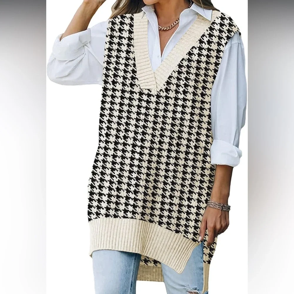 Women’s Oversized V Neck Knitted Sweater Vest - Picture 2 of 6